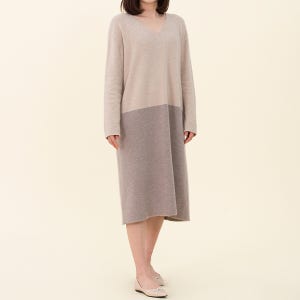 [특가세일/원가이하] 홀가먼트 브이넥 봄 가을 니트 폭스 배색 롱 원피스