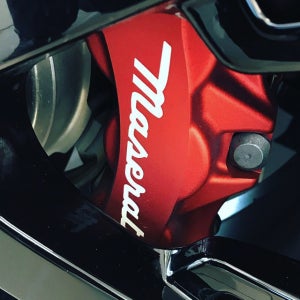 마세라티 캘리퍼스티커 Maserati 로고 100x11mm