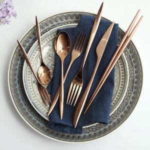 까사무띠 아모르 커트러리 티타늄로즈골드 로사 8종