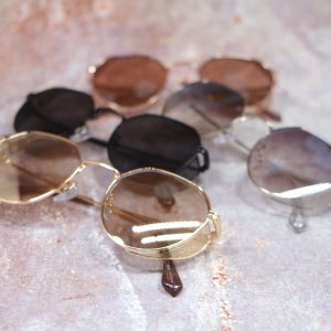 6가지 컬러의 클래식한 안구 옆을 가린 가드 디자인 선글라스 독특한 디자인 나만의 아이템