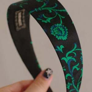 고퀄 실크 그린플라워 헤어밴드 실크머리띠