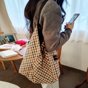 임수키 디자이너 가방 30대 여자 보부상 데일리백 체크 가방