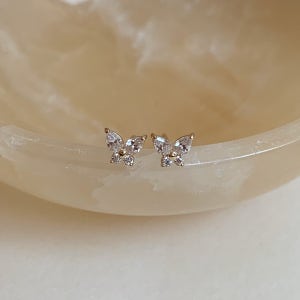 14k 큐빅 나비 귀걸이 포인트주기 좋은 미니 금 귀걸이