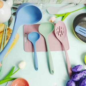 국산 냄비바닥 안긁히는 식품용 실리콘 국자