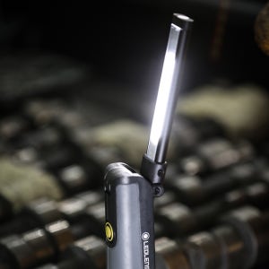 레드랜서 충전식 LED작업등 iW5R Flex (502006) 600루멘