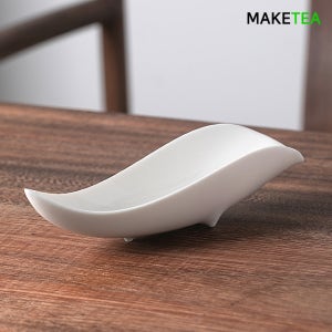 나뭇잎 백자다하 찻잎그릇 다하 차하 연꽃 물고기 보이차다기 차시 차침 차집게 찻잔집게