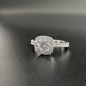 헤일로 라운드링 솔리테어 큐빅 지르코니아 반지 웨딩촬영