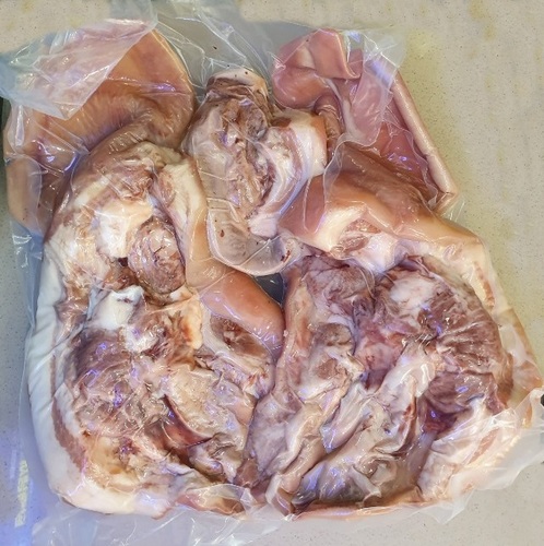 (도매) 국내산 삶은 돼지머리고기 한마리 약3kg 머릿고기수육 돼지국밥 순대국 재료 대용량