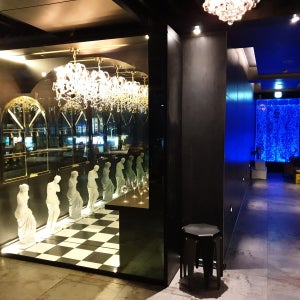 포토존 인피니티미러 앤틱 조명 공간 확장효과