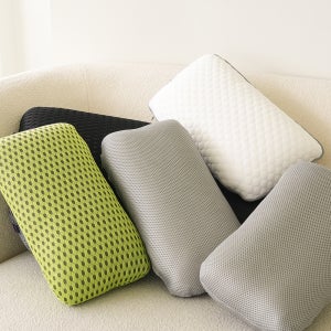 [다니카] 포터블 차박 메쉬 메모리폼 배개 휴대용 캠핑 베게 커플 언니 베게