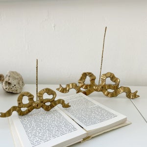 리본 골드 신주 접시 받침대 액자 거치대 미니 이젤