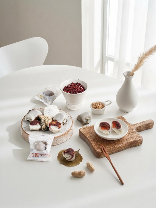 Uiryeong Manggaetteok (Red Bean, Nuts, Blueberry, Shine Muscat) Choose Your Manggaetteok