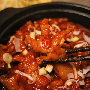 맵꾸미 매운 양념 무뼈 국물 닭발 300g(1인분) 매콤 야식 캠핑 밀키트 간편요리