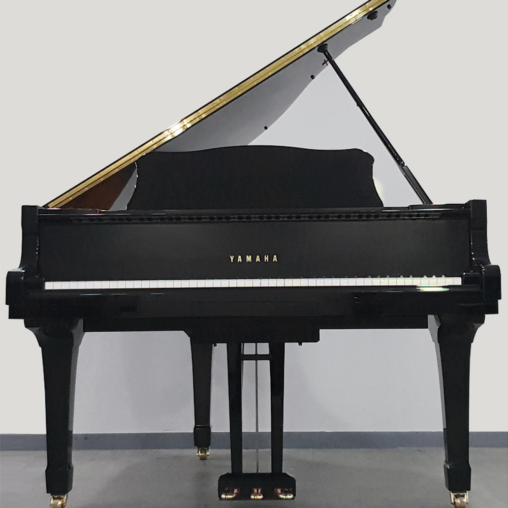 야마하 그랜드 피아노 C1