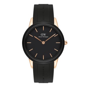 다니엘 웰링턴 ICONIC MOTION 10ATM 스포츠 러버밴드 방수시계