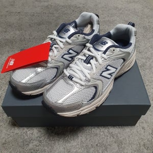 국내매장판 뉴발란스 530 스틸그레이 화이트 MR530KA 런닝화