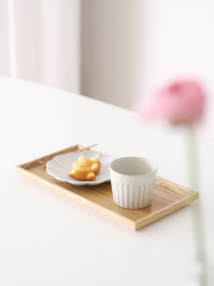 오반자이 카페스타일의 내추럴 우드 트레이 엣지사각 중