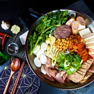꿍스 프리미엄 부대 찌개 밀키트 3인분 865g 육즙 팡팡 햄폭탄 송탄 부찌