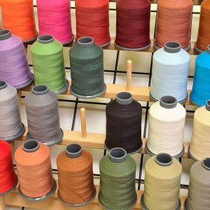 60수3합 35색 재봉실 세트+60구 나무실패꽂이