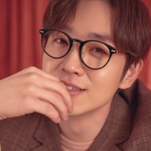 마노모스 잭키 MANOMOSJackie 이석훈 BTS 제이홉 RM 세븐틴 디에잇 착용