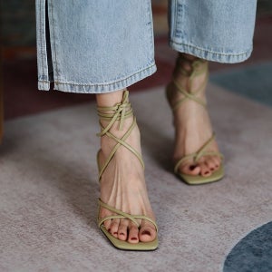 페어리 스트랩 스퀘어헤드 토 플립 플롭 로마 여성 롱끈 레이스업 하이힐 샌들