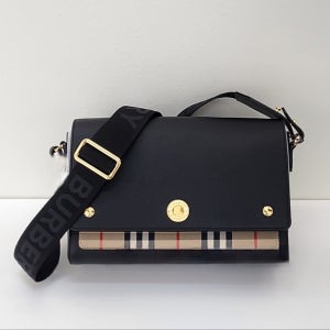 [광명/매장] 버버리 가방 크로스바디백 노트 블랙 8021110