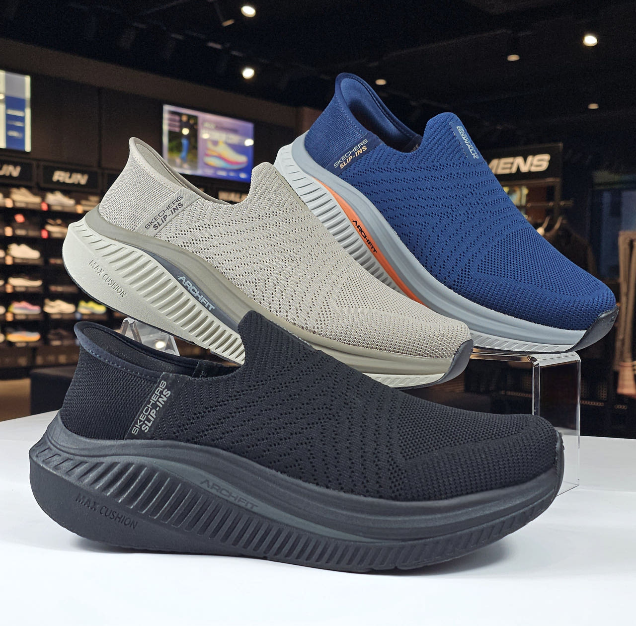 스케쳐스 남성 고워크 <b>맥스</b>쿠셔닝 아치핏 슬립인스 SP0ＭWCGX071