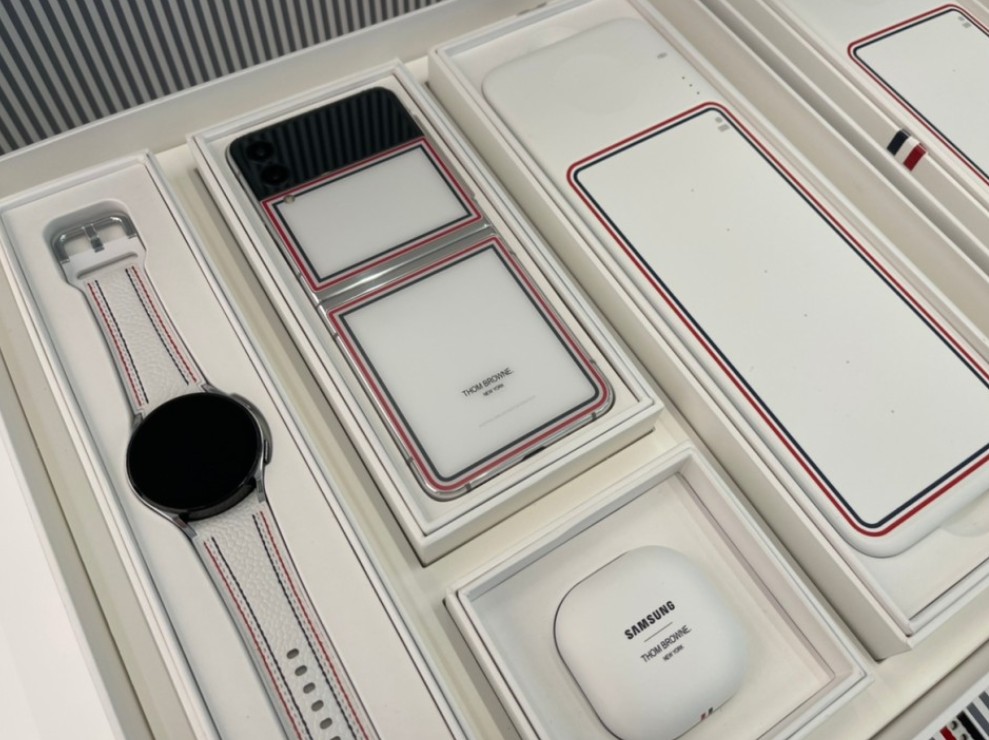 삼성전자 갤럭시 Z플립3 톰브라운 에디션