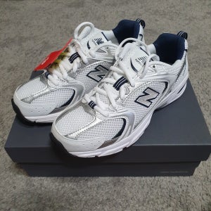 국내매장판 뉴발란스 530 화이트 MR530SG 런닝화