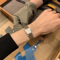 HERMES 에르메스 H아워 여성 시계 은장 21 x 21 mm (여러색상)