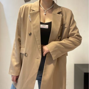 [리안느/RIANNE] 루즈핏 백오픈 자켓 어깨패드 블랙 베이지 박시 오버핏 빅사이즈 재킷 더블버튼 패치 테일러드 블레이저 블레이져 여자 여성 모던 브라운