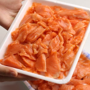 노르웨이 급냉 생연어 파지 덮밥 샐러드용 1.25kg(250gX5) 1KG(500gX2)