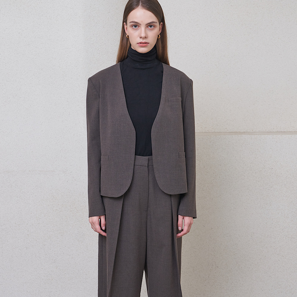 [려원착용]Collarless Cropped Blazer Brown