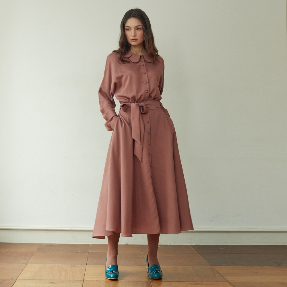 [핑크카티아조]꽃잎 칼라 플레어 드레스 더스트 핑크 pink katiacho Petal Collar Flare Dress Dust Pink