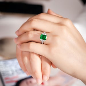 14k 화이트골드 에메랄드 반지 천연 에메랄드 반지 콜롬비아 산지 3.30 캐럿