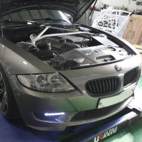 울트라레이싱 BMW E85 Z4 프론트 스트럿바