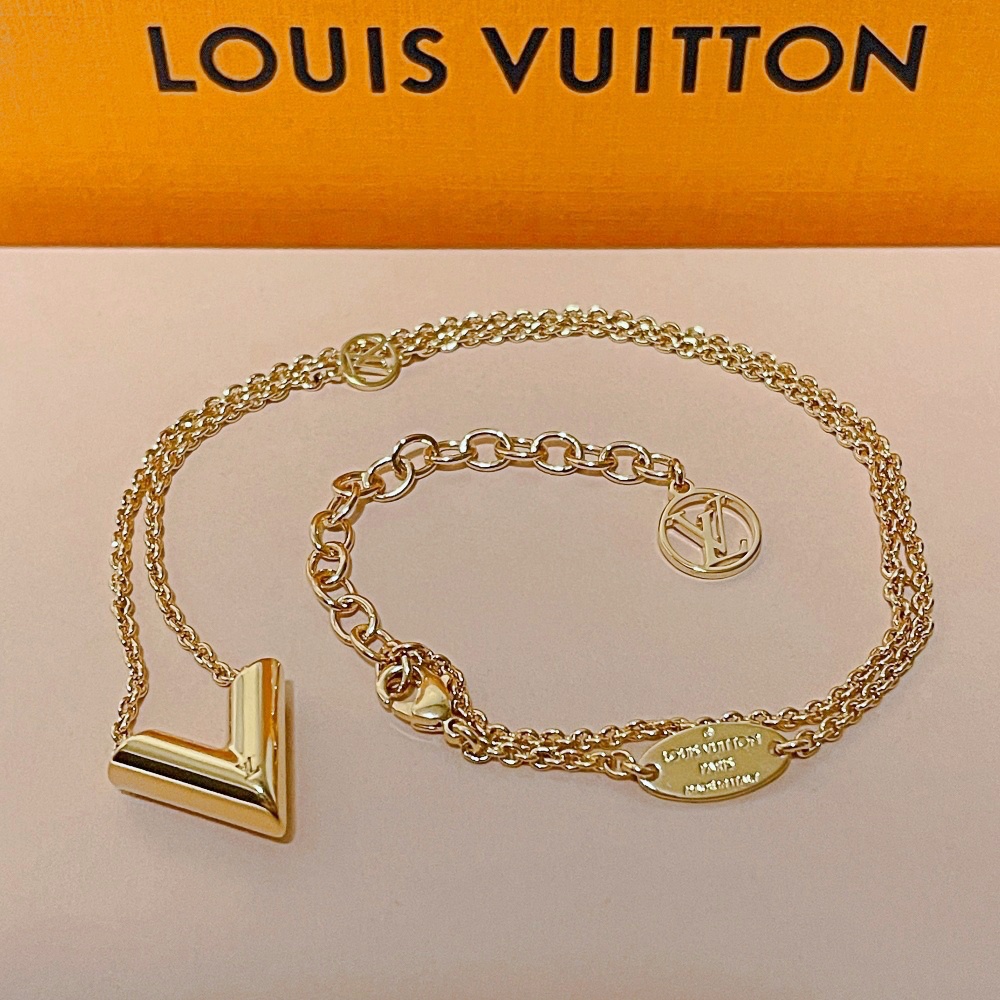 루이비통 에센셜 V 목걸이 (개선 모델 또는 다른 최신 목걸이)