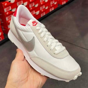 [250 사이즈] 나이키 여성 운동화 우먼스 데이브레이크 화이트 써밋화이트 메탈릭실버