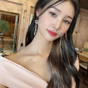 [황우림 협찬] 스왈 크리스탈 롱드롭귀걸이