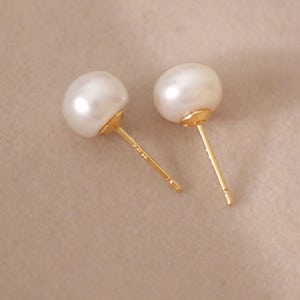 [2컬러] 6 8 10mm 납짝 버튼 담수 진주 골드 실버 은 귀걸이