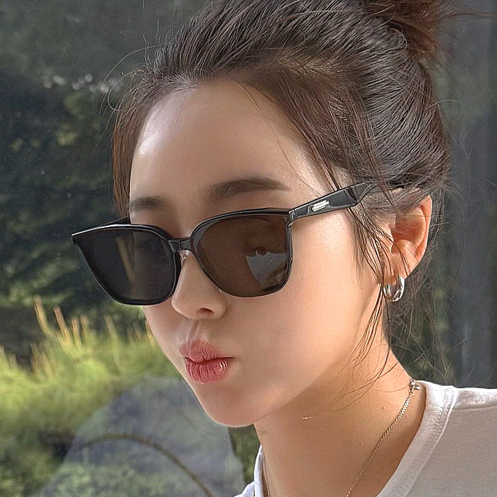 젠틀몬스터 선글라스 릴리트 01 BR 브라운 틴트선글라스 사각 뿔테 연예인 남자 여자 커플