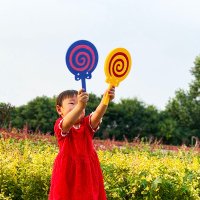 공연 도구 무대 연출 학예회 졸업 작품회 어린이집 행사 할로윈 운동회 개막 입장식 막대 사탕 든 어린이 조조기구 무용공연 사진도구