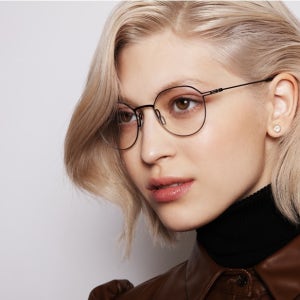 가볍고 편한 스테인리스 스틸 & 베타 티타늄 소재 디노바 DO12001 독일 명품 안경 영탁 착용