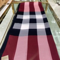 [디큐브백화점] Burberry ufeff버버리 40148321 라이트체크 실크스카프