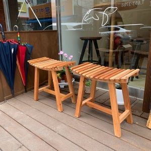 낮은 나무 사다리 스툴 의자