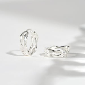 [IYZY류진착용] 더블유비엘 윙블링 더블유비엘 925 실버 플로우 원터치 링귀걸이