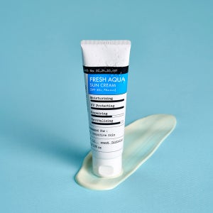 [비건인증] 더마팩토리 프레쉬 수분 선크림 50g SPF50+, PA++++ / 촉촉한선크림 산뜻한 선크림 백탁 없는 선크림 리프세이프 워터리 텍스처 수분콤플렉스