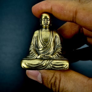 고통받는 중생을 구제하는 지장보살좌상