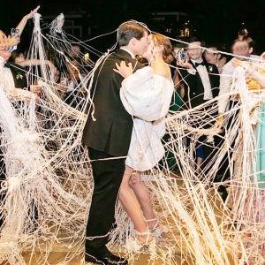 핸드 스트리머 화이트 1개 웨딩 종이 크래커 플라워샤워 컨페티