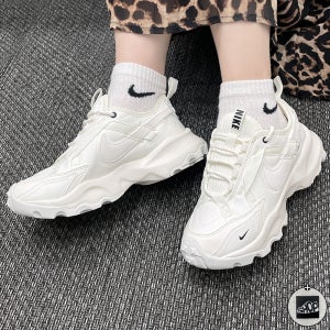 나이키 TC7900 써밋화이트 키높이 운동화